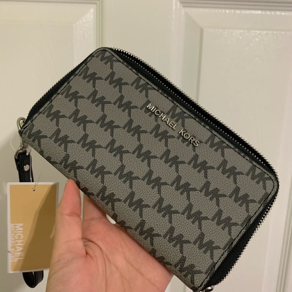 Michael Kors Gently Used Wallet - Picture 5 of 7